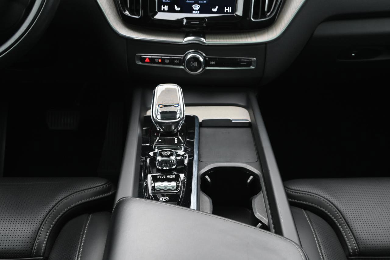 Used 2021 Volvo XC60 T8 Inscription Expression image 32