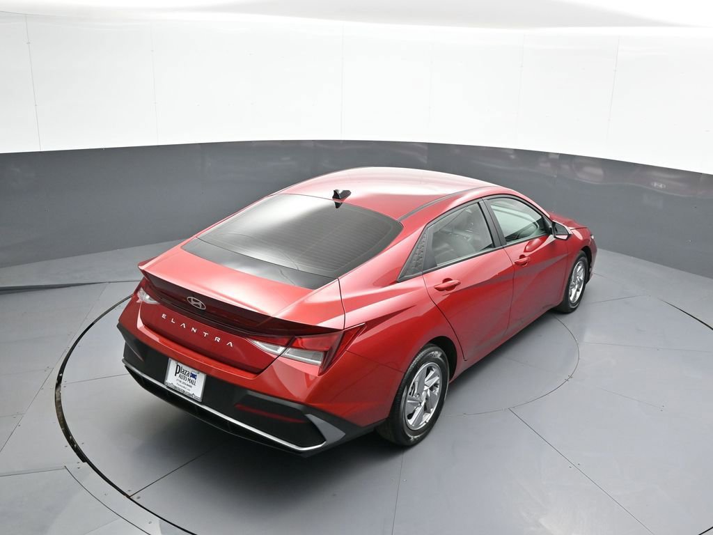 Certified 2024 Hyundai Elantra SE FWD image 37
