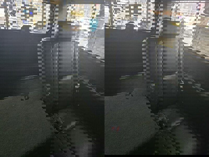 Used 2013 GMC Yukon XL Denali image 37