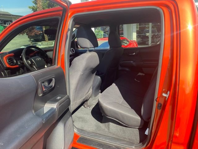 Used 2017 Toyota Tacoma TRD Off-Road image 14
