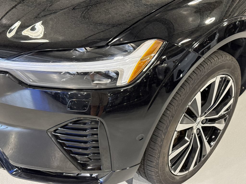 Certified 2024 Volvo XC60 B5 Plus w/ Protection Package Premier AWD/4WD image 7