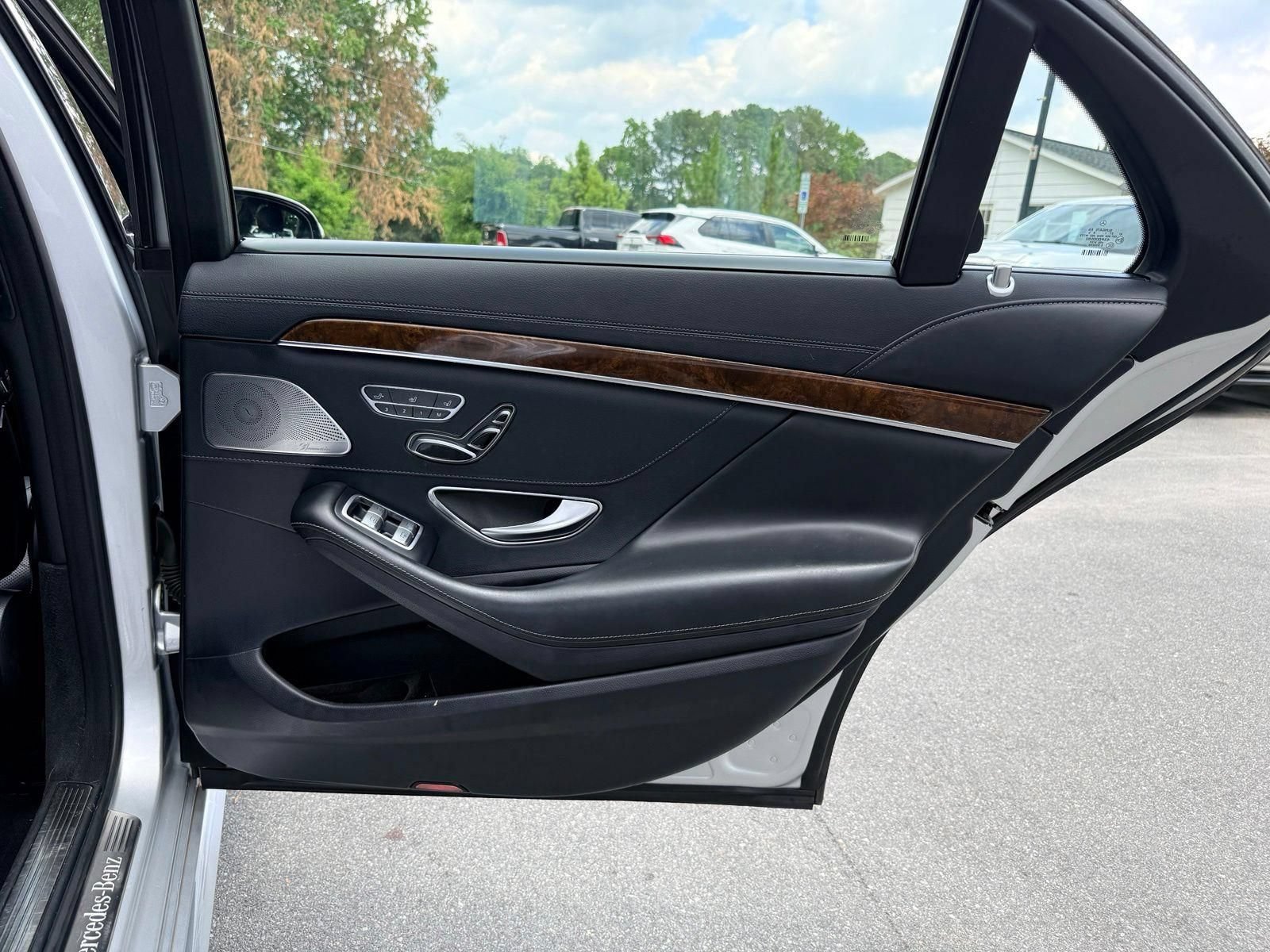 Used 2016 Mercedes-Benz S 550 4MATIC Sedan image 23