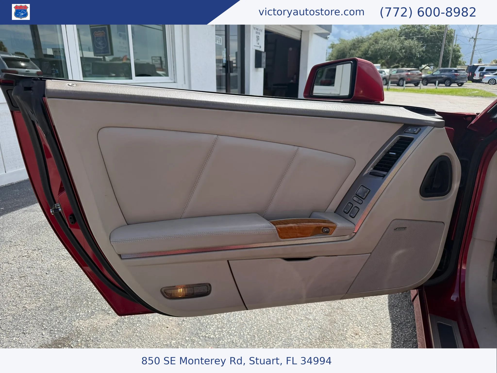 Used 2004 Cadillac XLR RWD image 8