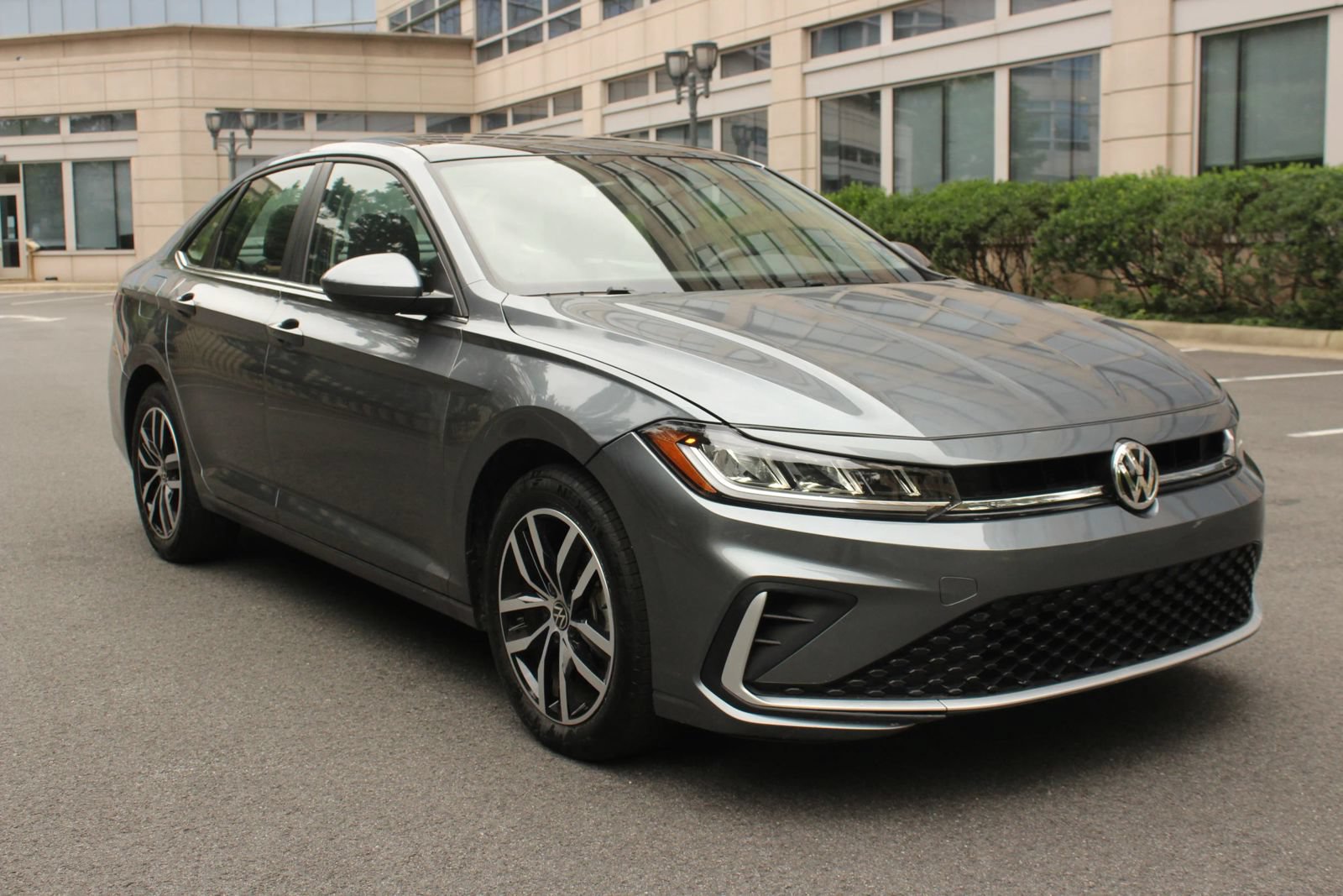 Used 2025 Volkswagen Jetta SE