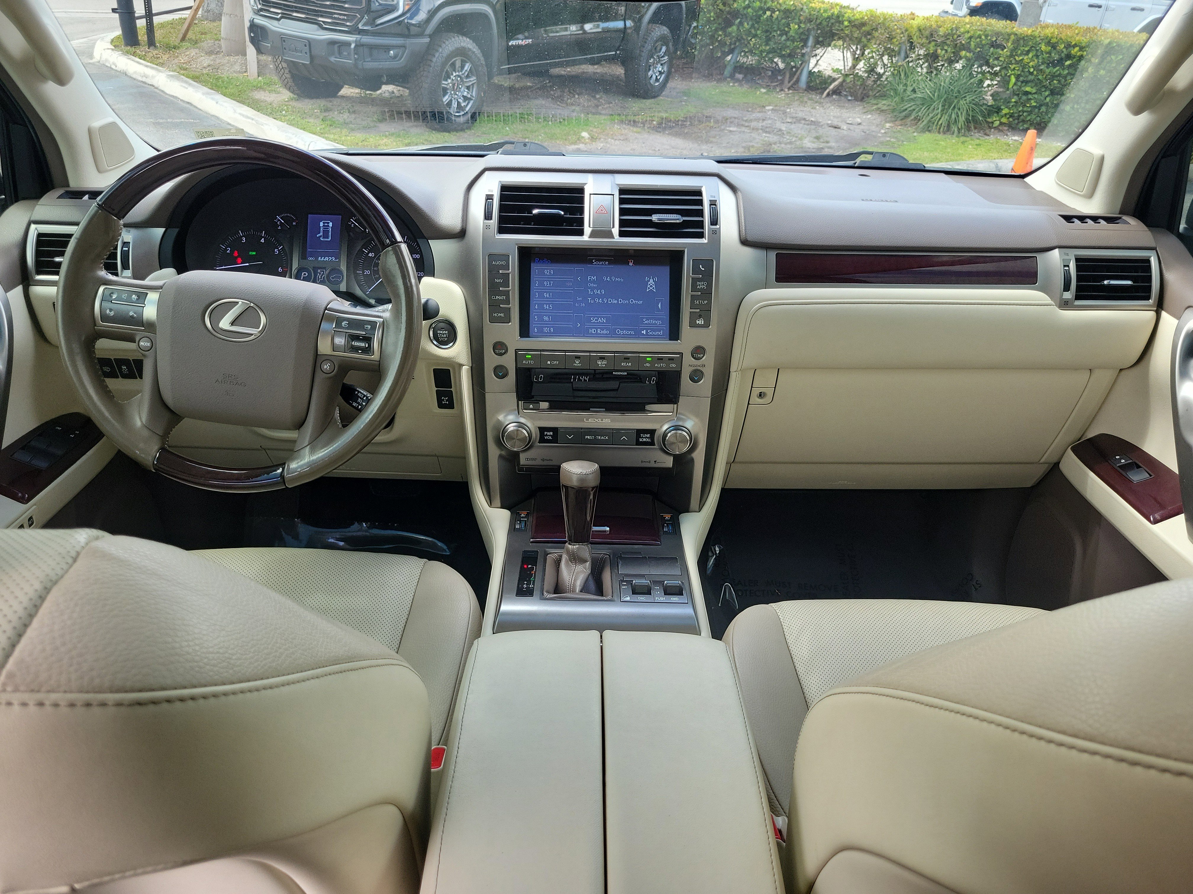 Used 2019 Lexus GX 460 Premium w/ Premium Package image 14
