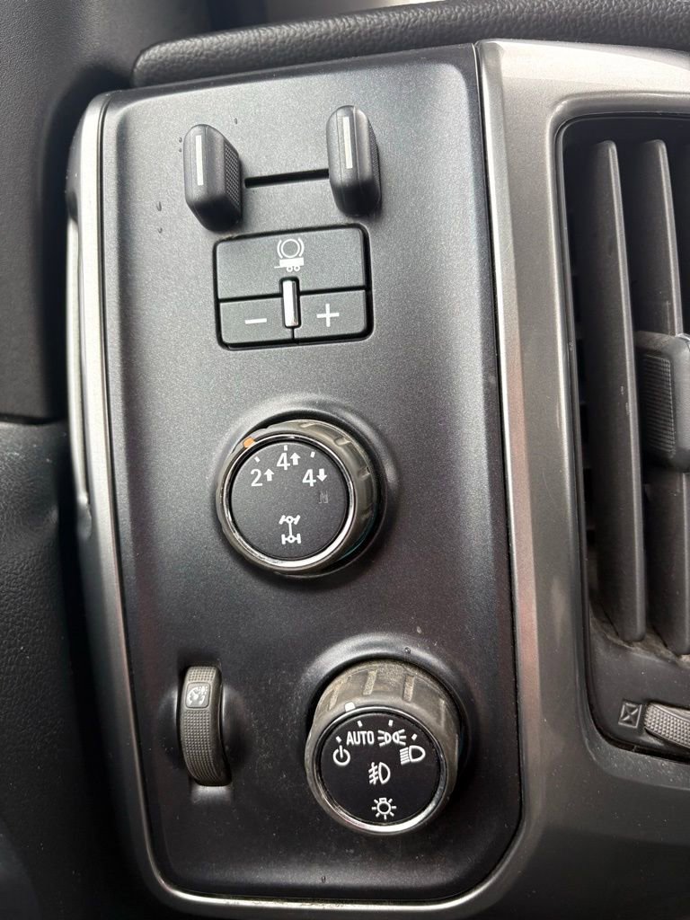 Used 2015 Chevrolet Silverado 2500 LTZ AWD/4WD image 17