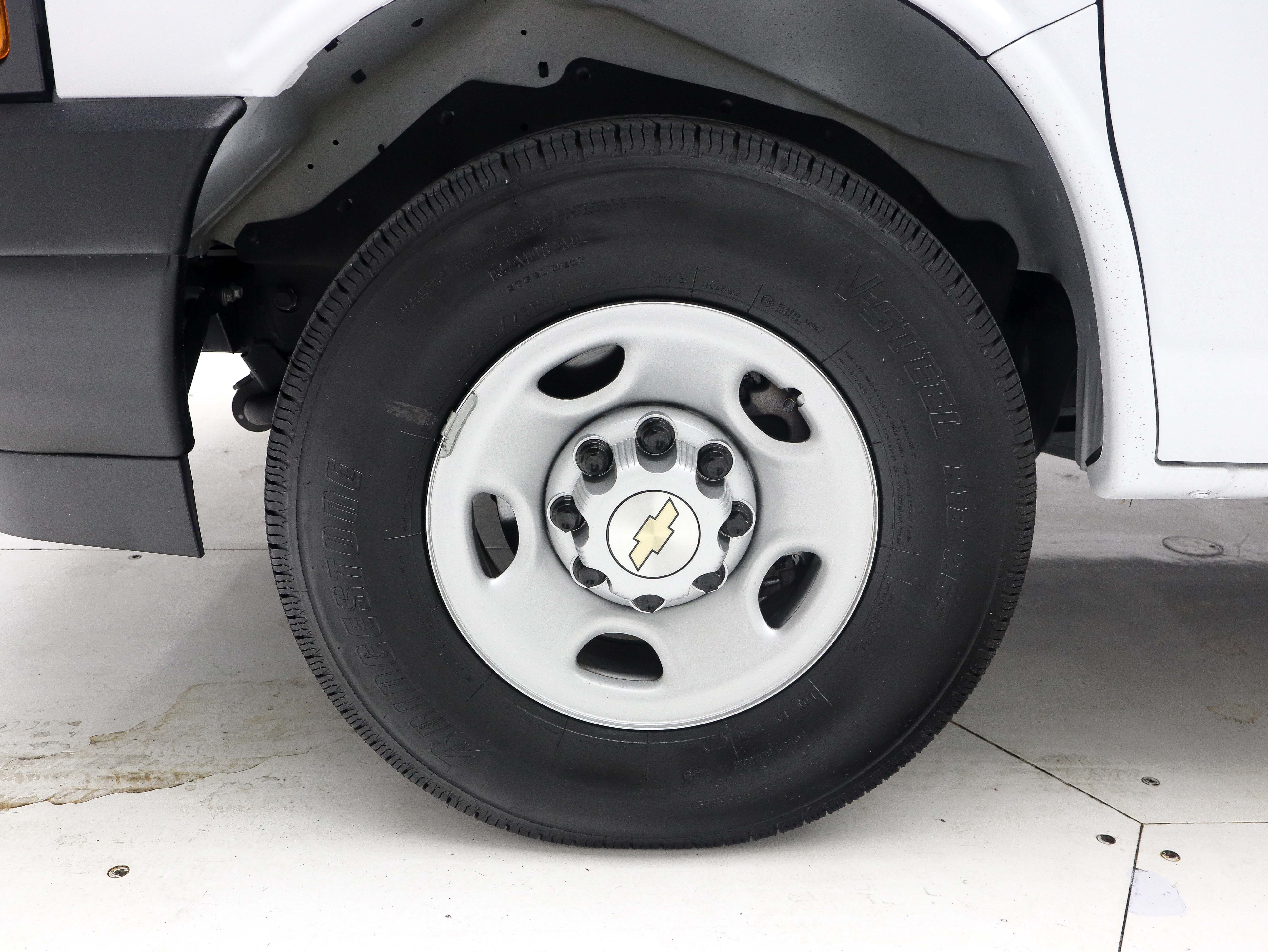 Used 2025 Chevrolet Express 3500 LS RWD image 26