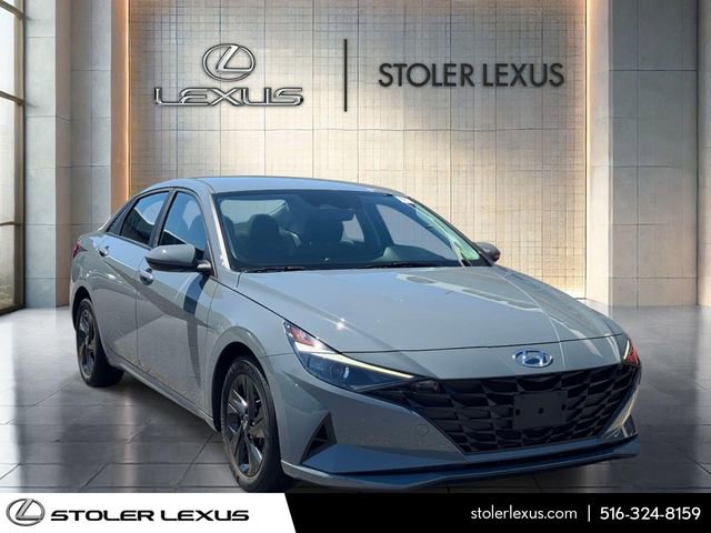 Used 2023 Hyundai Elantra SEL w/ Preferred Accessory Package FWD image 1