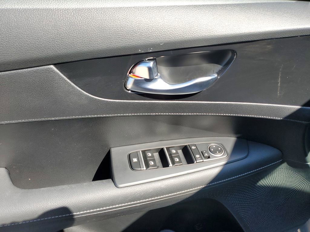 Certified 2024 Kia Forte GT-Line image 22