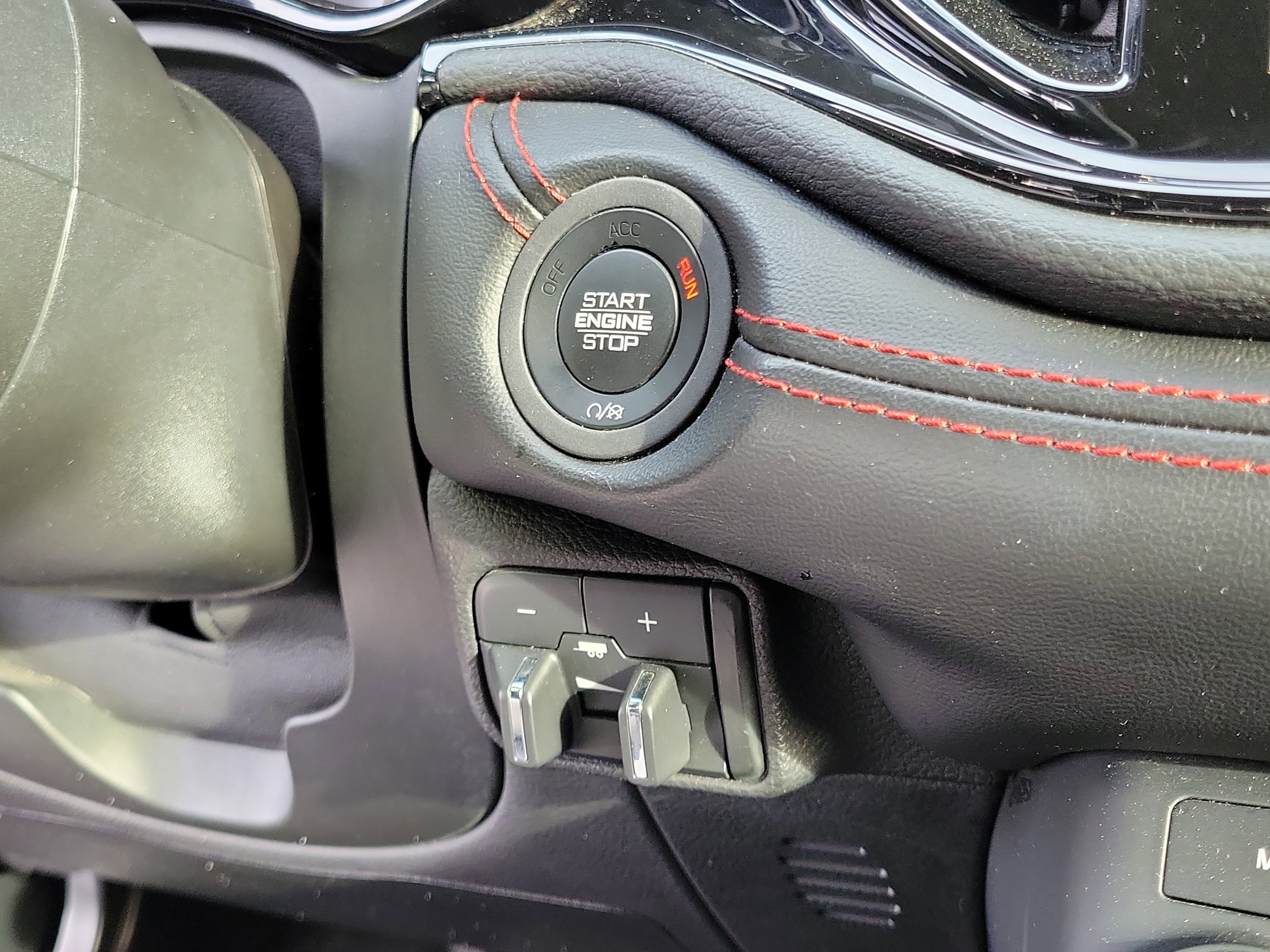 Used 2023 Dodge Durango GT image 28