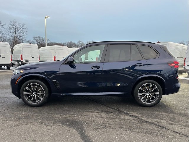 Used 2024 BMW X5 xDrive40i w/ M Sport Package image 4