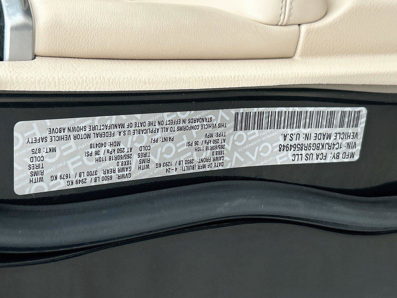 Used 2024 Jeep Grand Cherokee L Limited AWD/4WD image 44