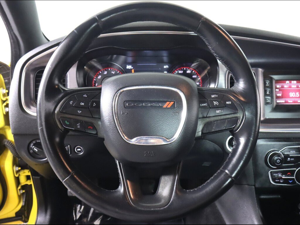 Used 2017 Dodge Charger SE w/ Blacktop Package RWD image 11