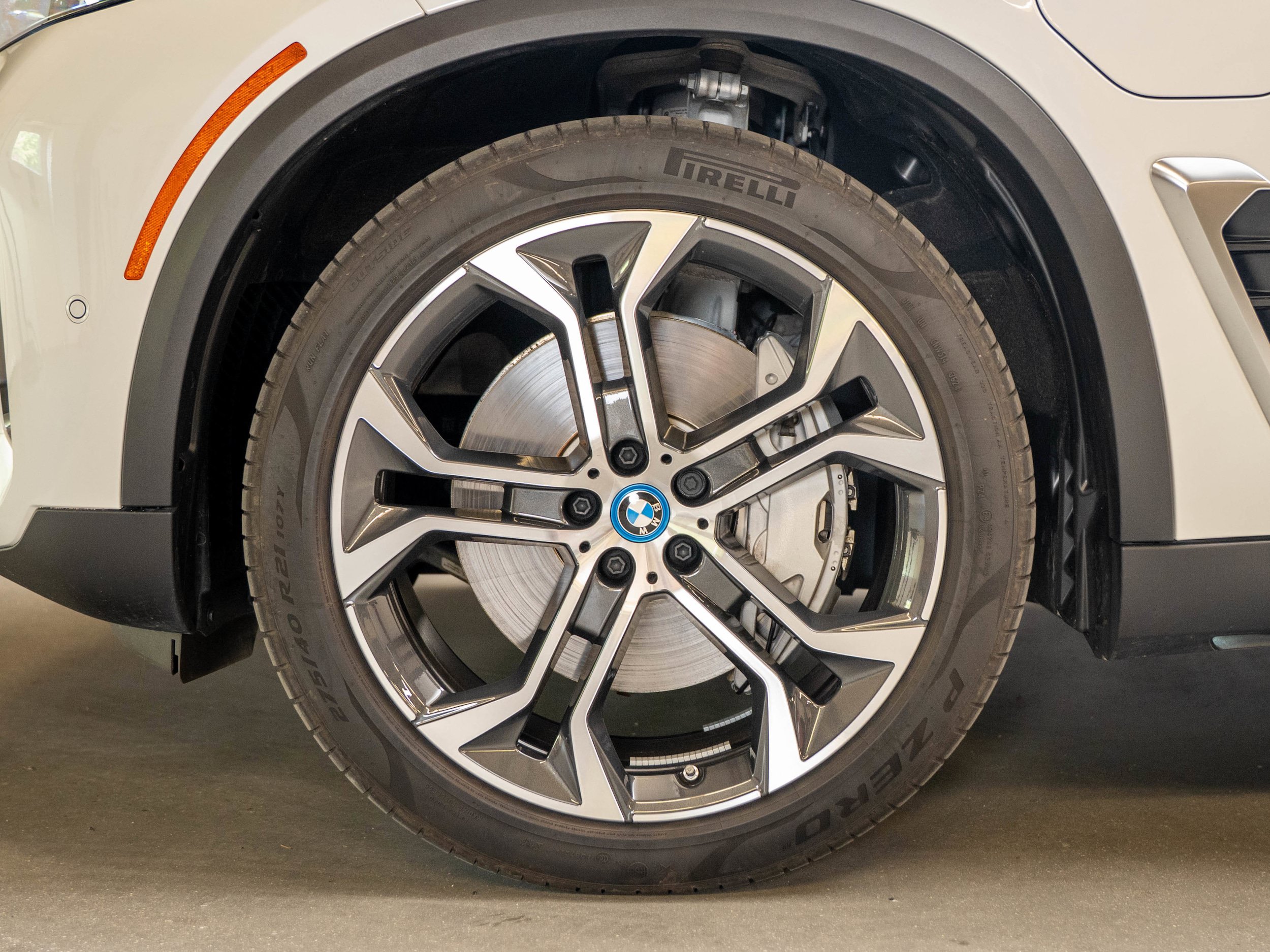 Used 2025 BMW X5 xDrive50e AWD/4WD image 17