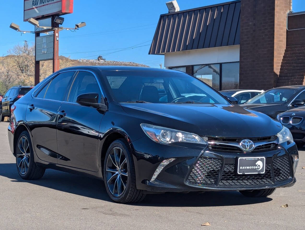 Used 2015 Toyota Camry XSE w/ Moonroof Package image 7