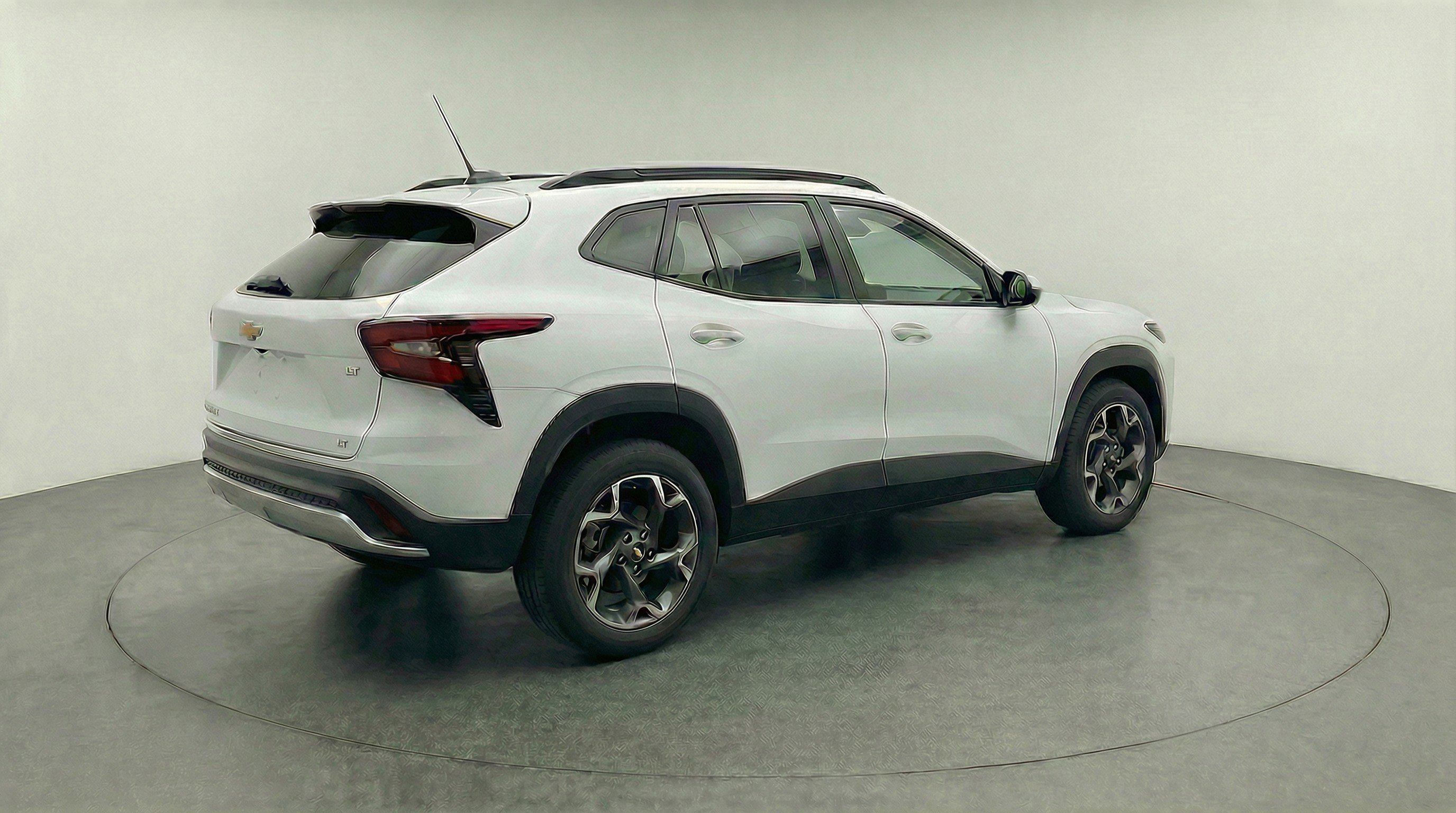 Used 2025 Chevrolet Trax LT image 9