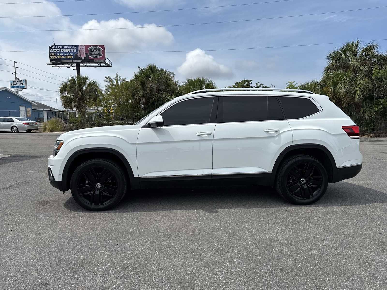 Used 2019 Volkswagen Atlas SEL Premium AWD/4WD image 3