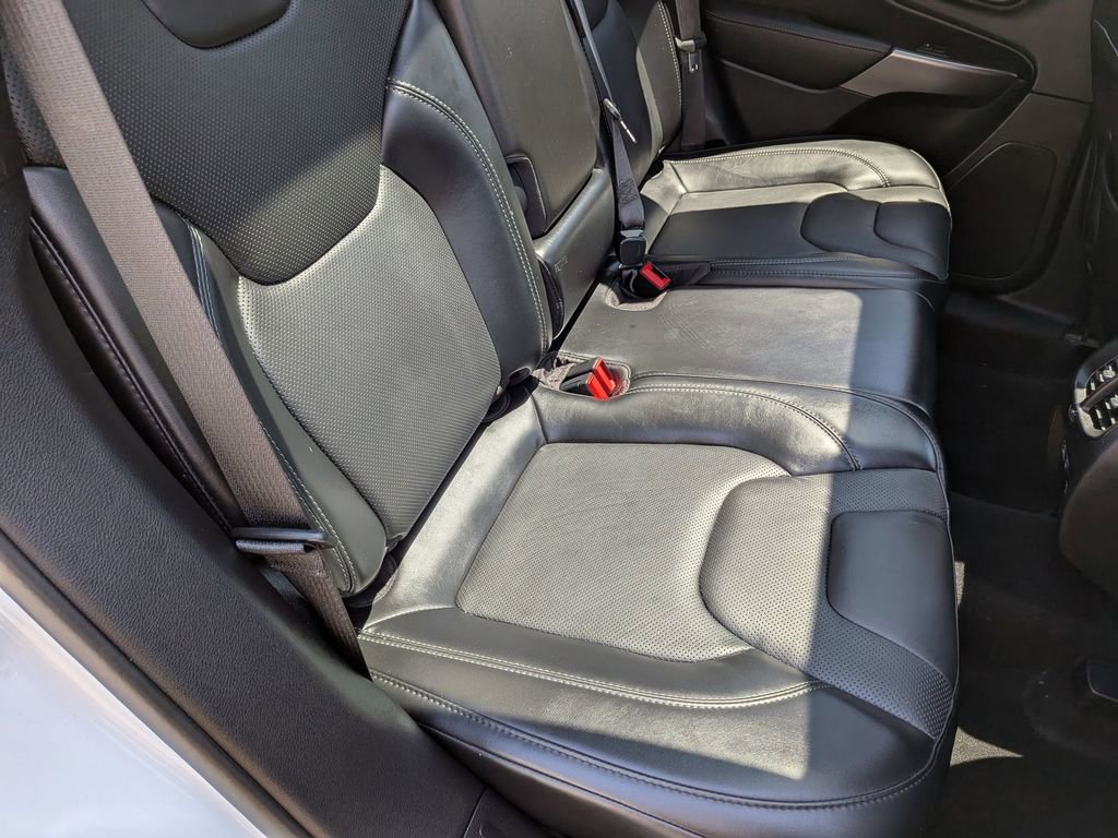 Used 2021 Jeep Cherokee Limited AWD/4WD image 25
