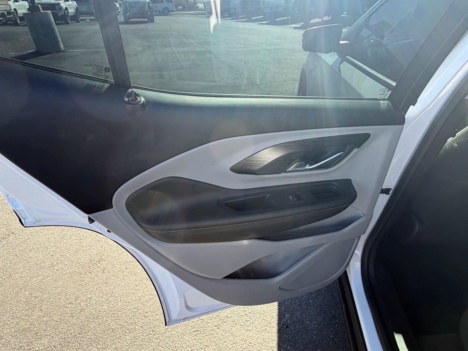 Used 2022 GMC Terrain SLE w/ Driver Convenience Package image 18