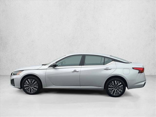 Used 2025 Nissan Altima 2.5 SV image 9