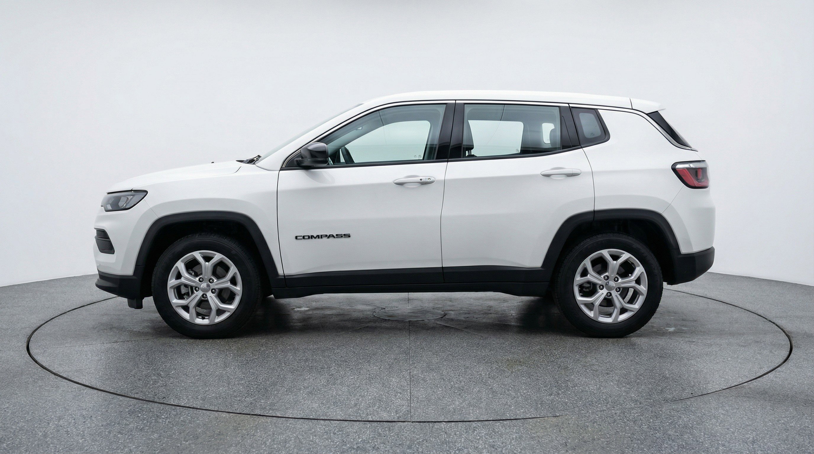Used 2025 Jeep Compass Latitude AWD/4WD image 5
