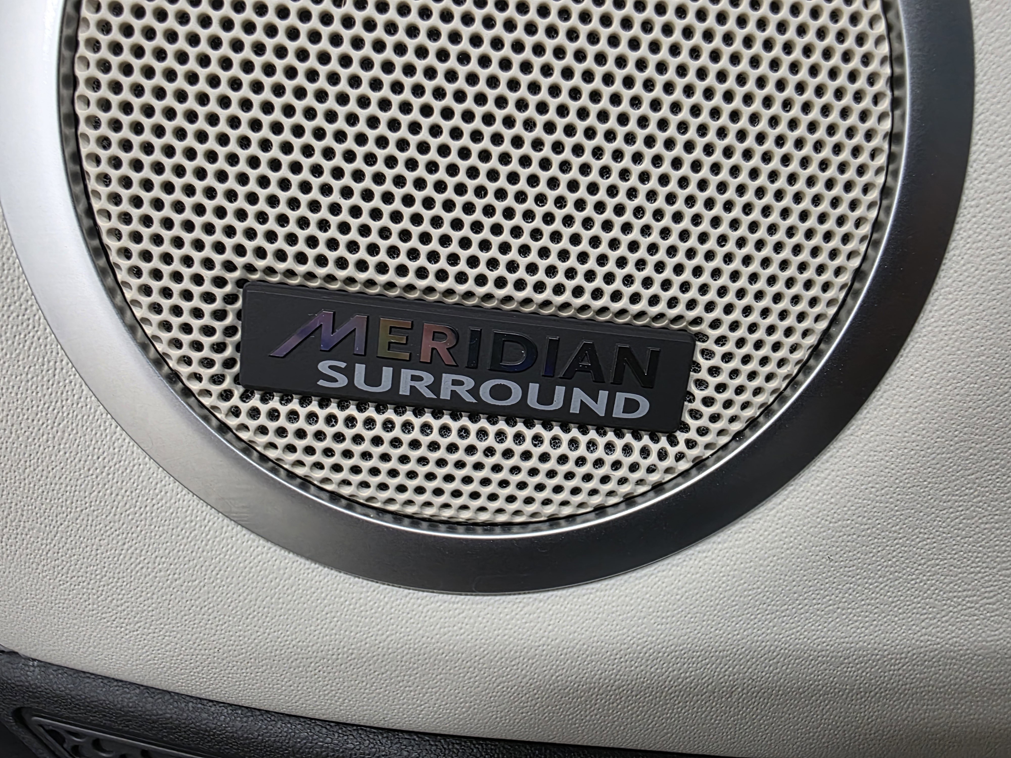 Used 2024 Land Rover Discovery Metropolitan Edition image 23