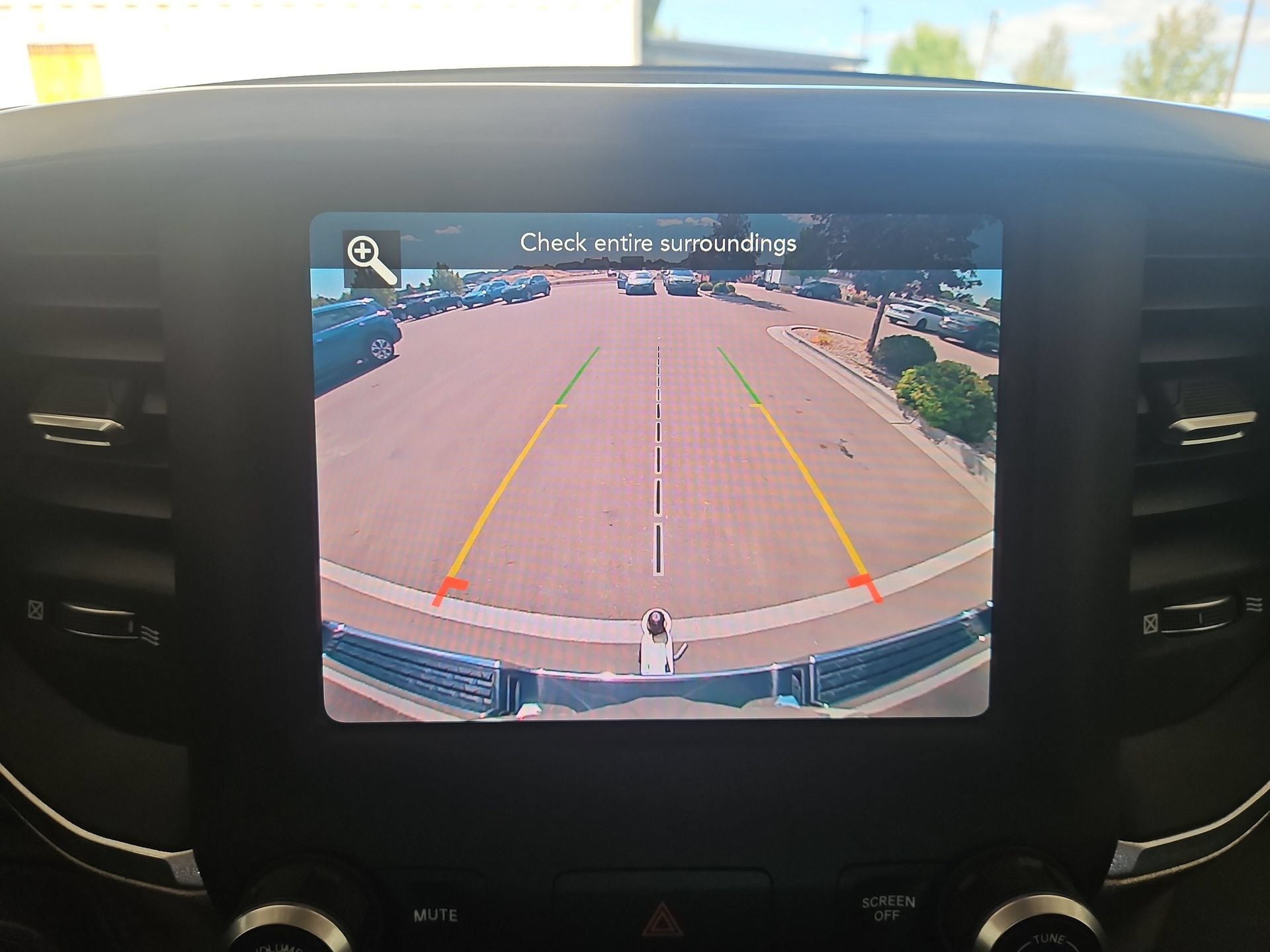 Used 2019 RAM 1500 Laramie w/ Off Road Group AWD/4WD image 11