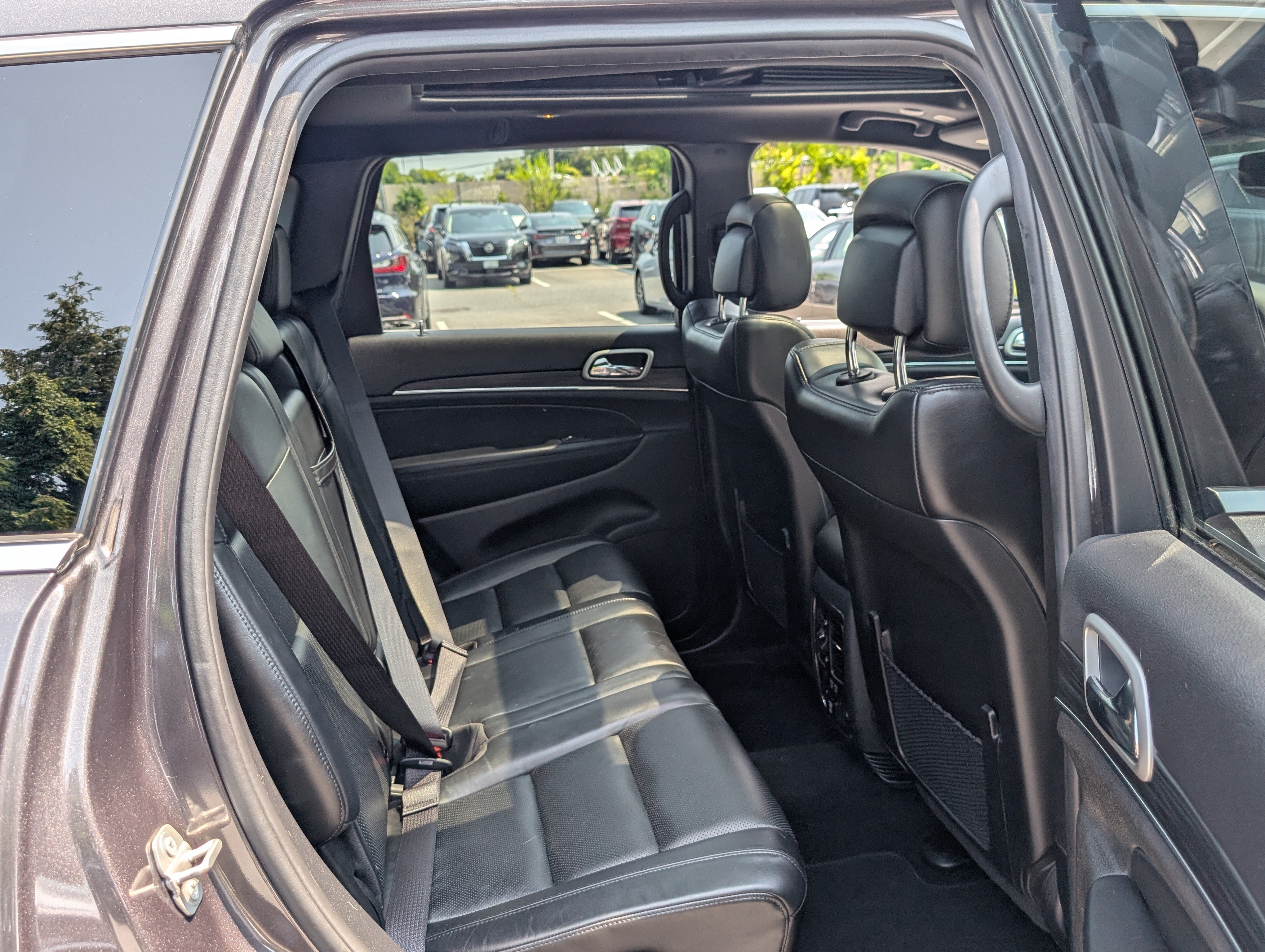 Used 2020 Jeep Grand Cherokee Limited w/ Luxury Group II AWD/4WD image 12