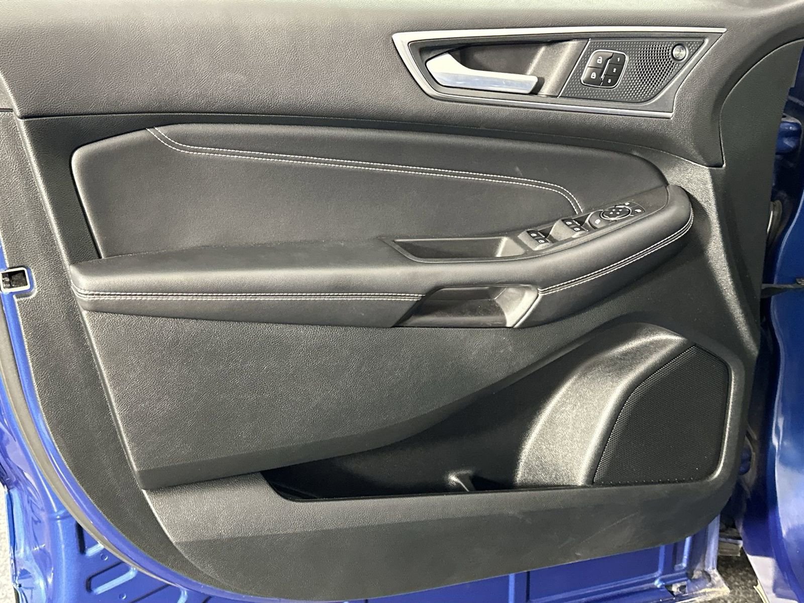Used 2024 Ford Edge Titanium image 31