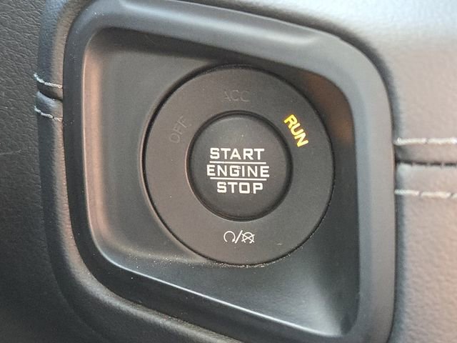 Used 2024 Jeep Wrangler Sahara image 12