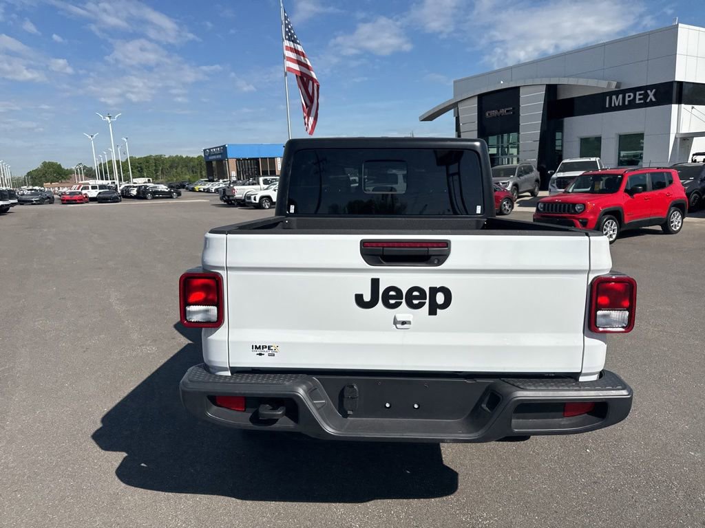Used 2025 Jeep Gladiator Sport image 4