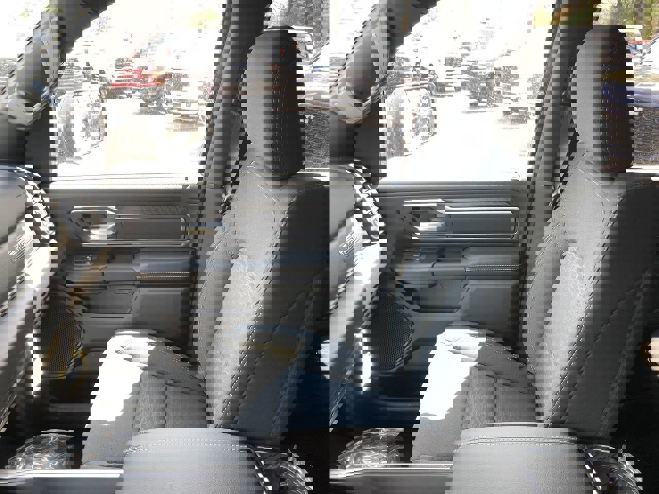 New 2026 RAM 1500 4x4 Crew Cab image 30