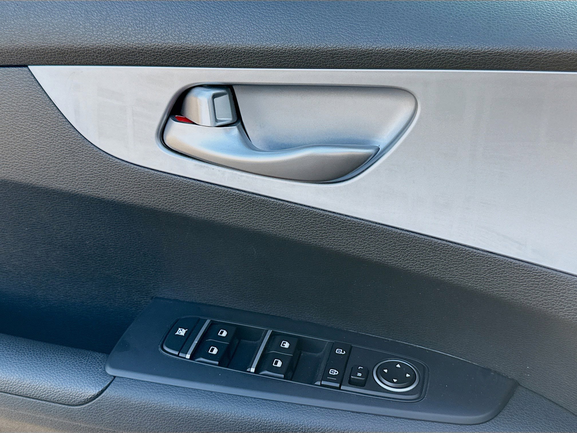 Used 2023 Kia Forte LXS image 23