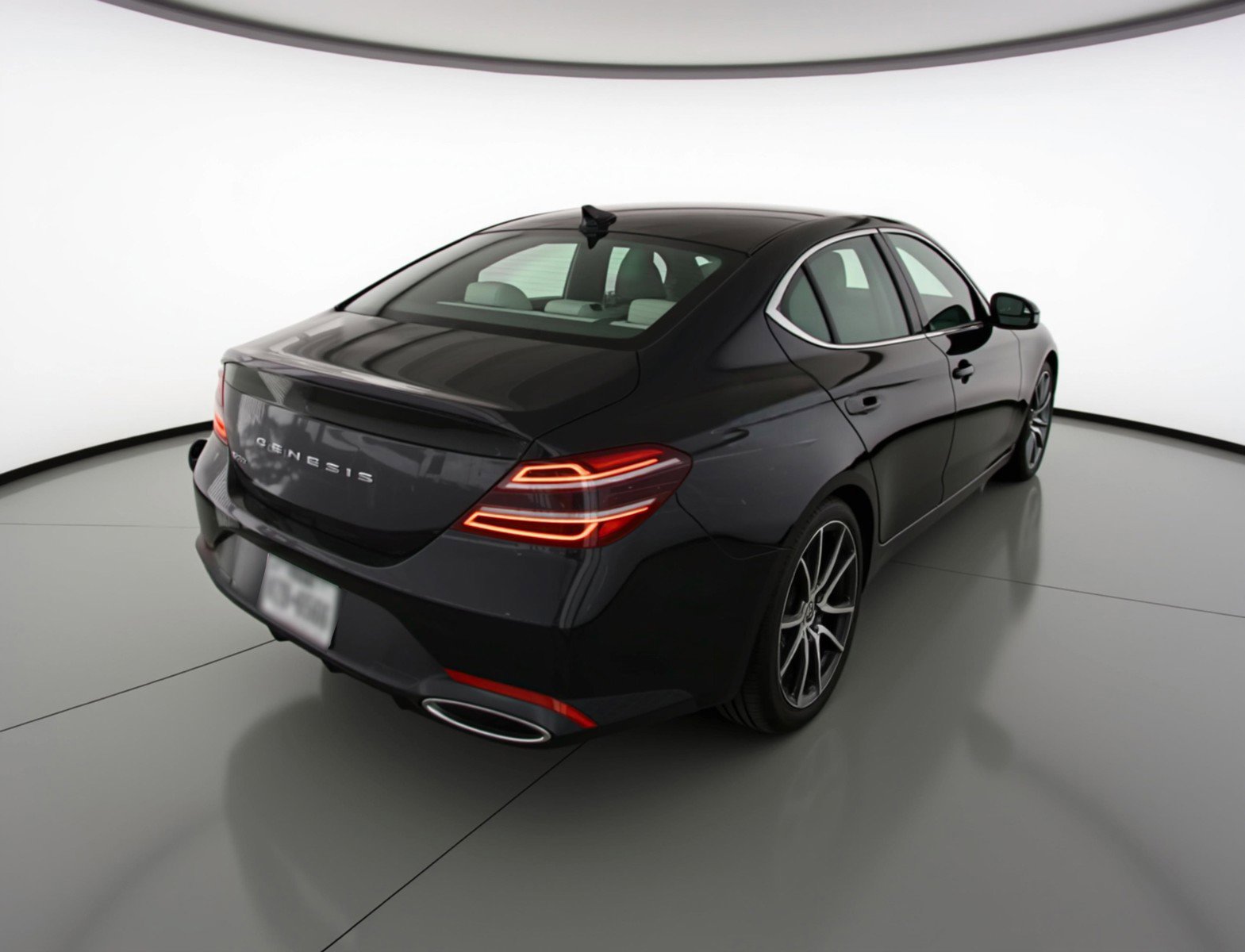 Used 2025 Genesis G70 2.5T image 9