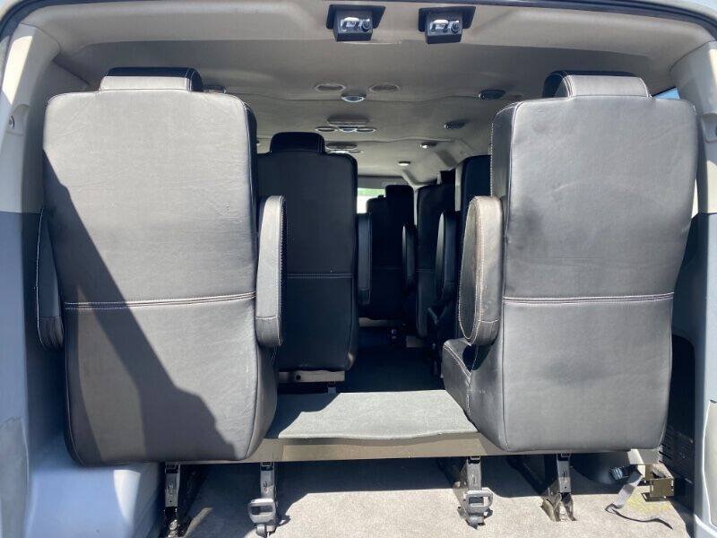 Used 2018 Ford Transit 350 XLT RWD image 13