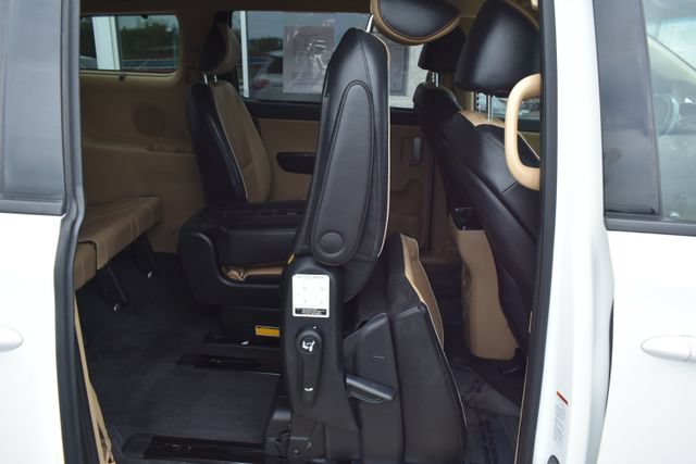Used 2017 Kia Sedona EX FWD image 44