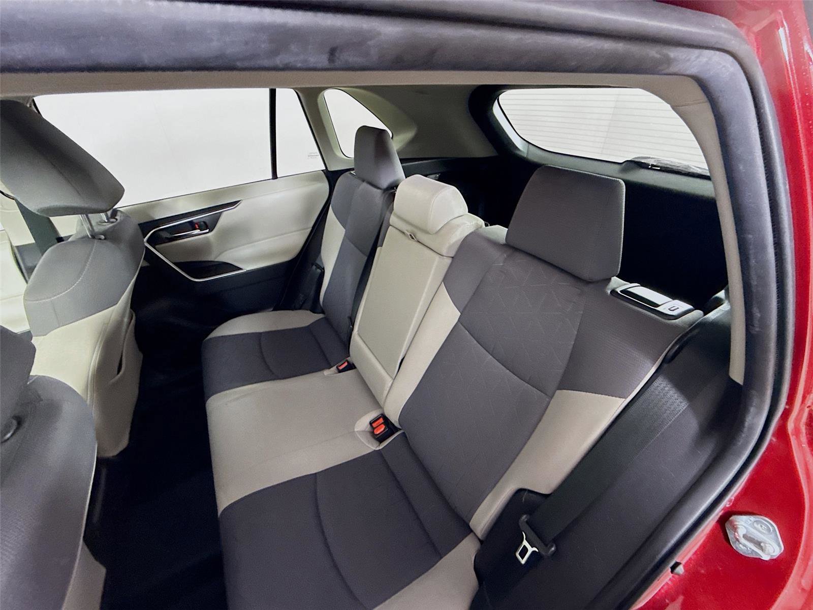 Used 2019 Toyota RAV4 XLE image 23