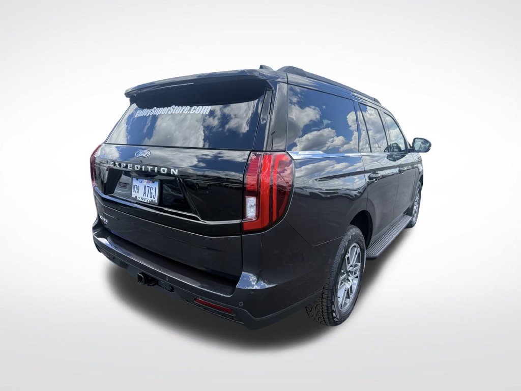 New 2026 Ford Expedition Active AWD/4WD image 3