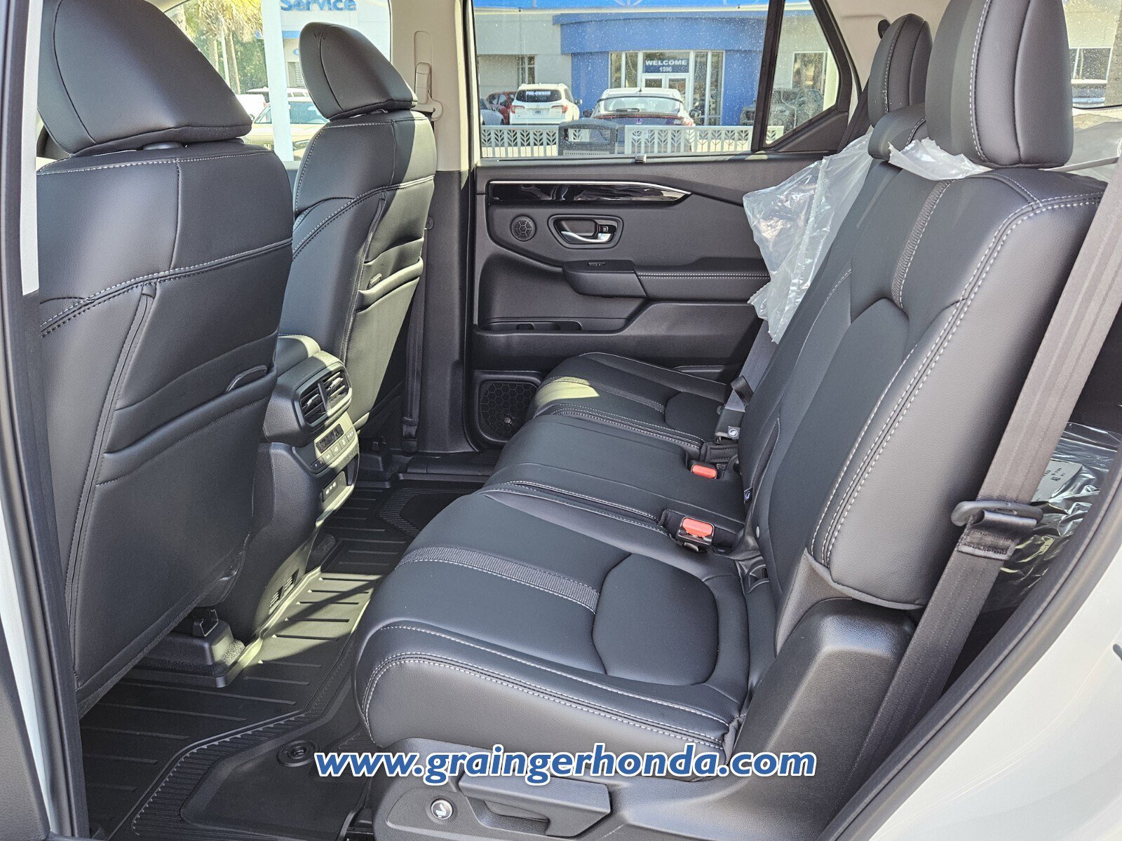 New 2025 Honda Pilot EX-L image 10