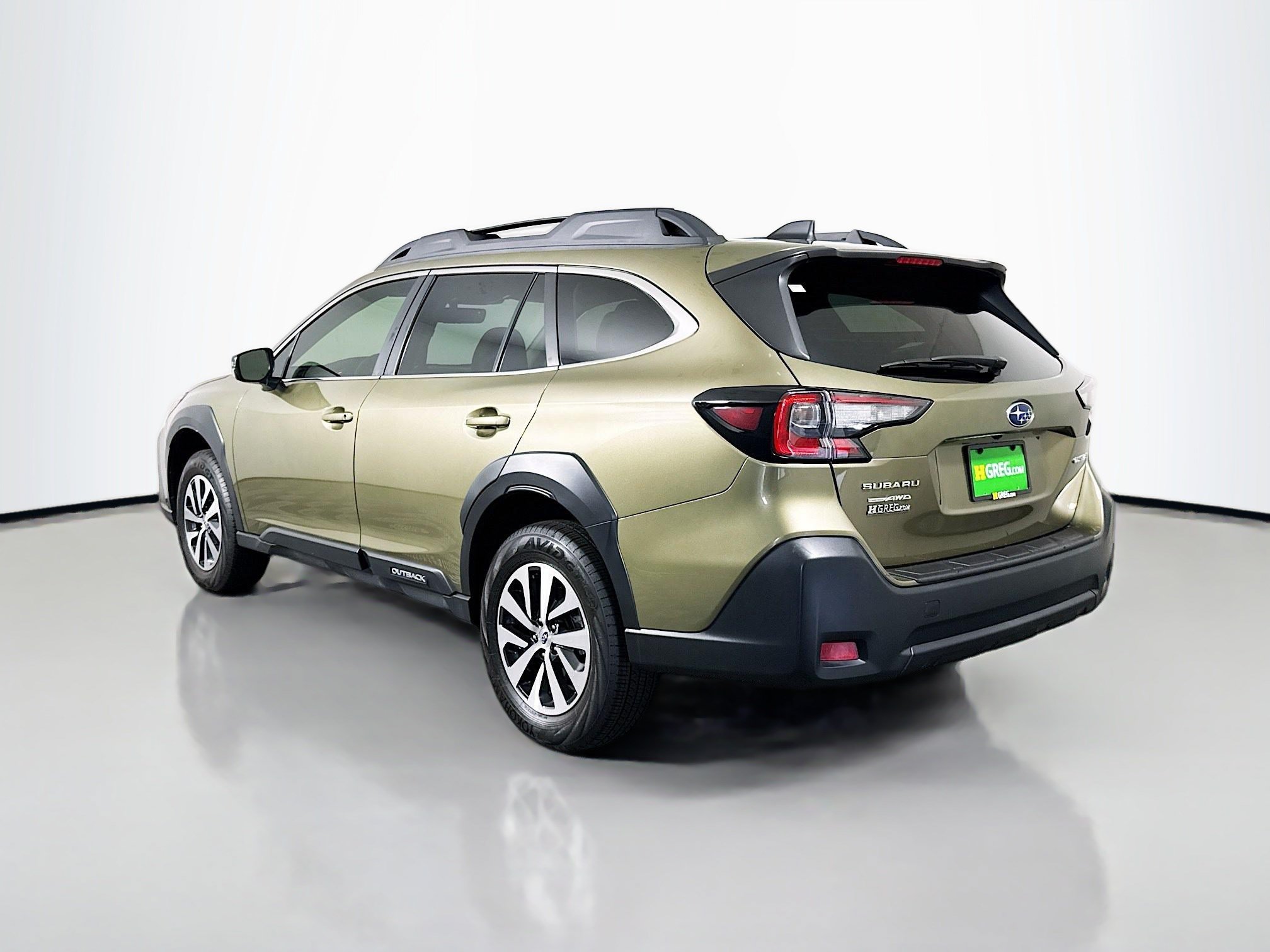 Used 2025 Subaru Outback Premium AWD/4WD image 7