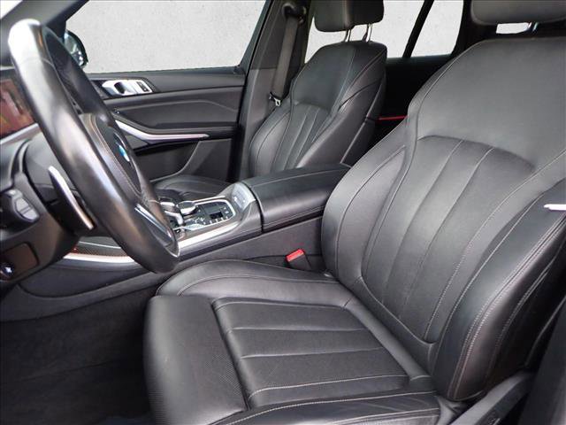 Used 2021 BMW X5 M50i image 13