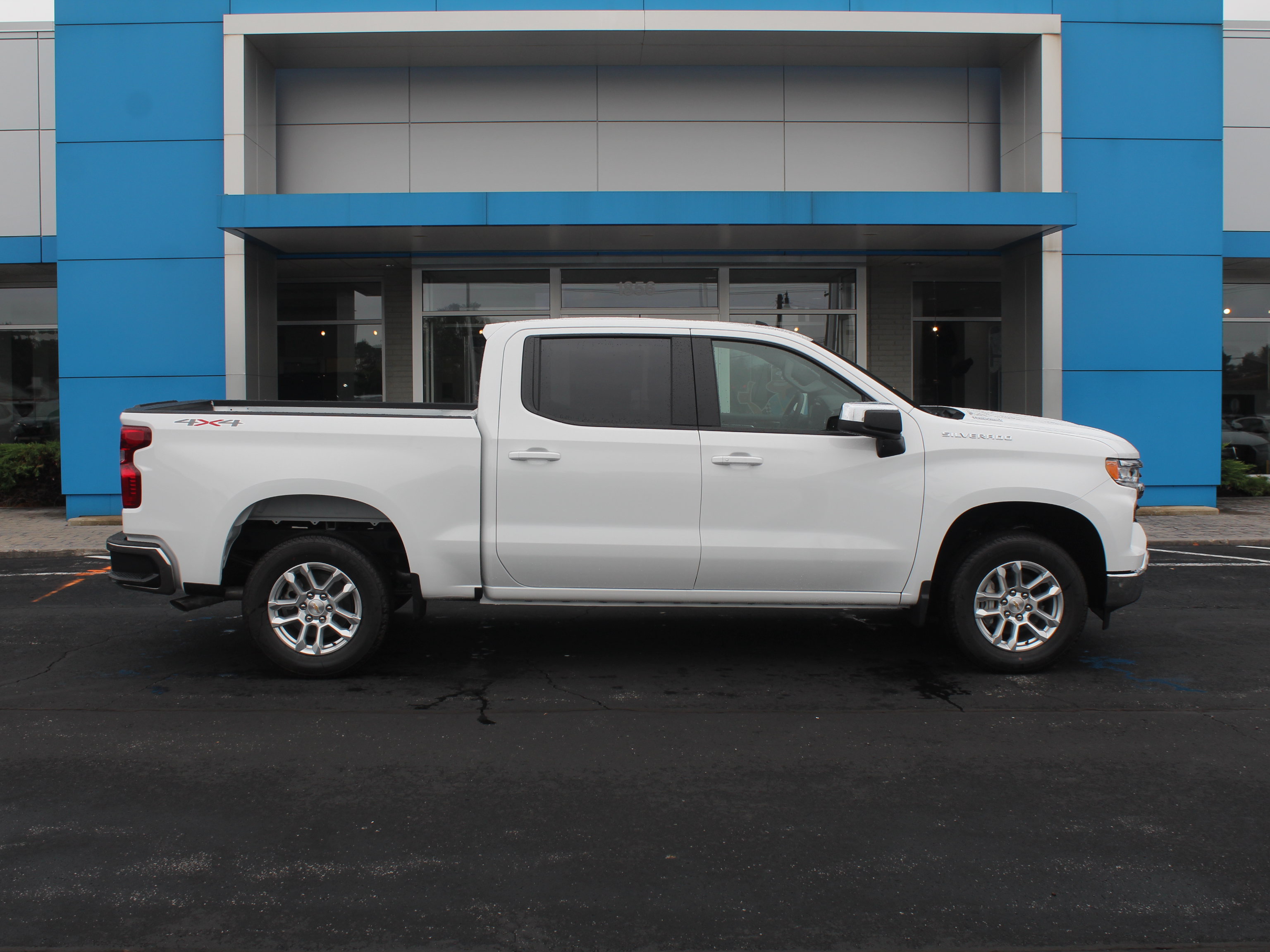 New 2026 Chevrolet Silverado 1500 LT AWD/4WD image 3