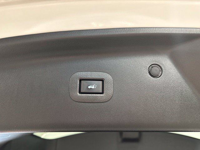 Used 2023 INFINITI QX80 Sensory w/ All-Season Package AWD/4WD image 16