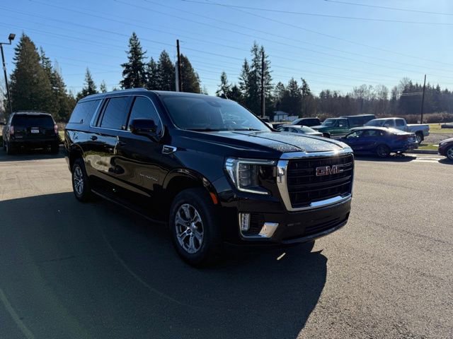 Used 2023 GMC Yukon XL SLE image 3