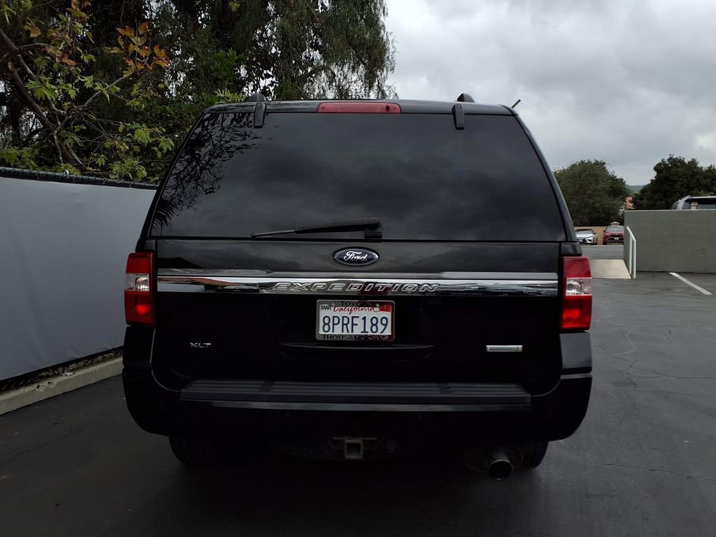 Used 2017 Ford Expedition XLT image 6