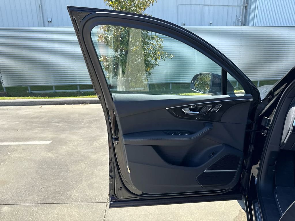 New 2025 Audi Q7 3.0T Premium Plus image 24