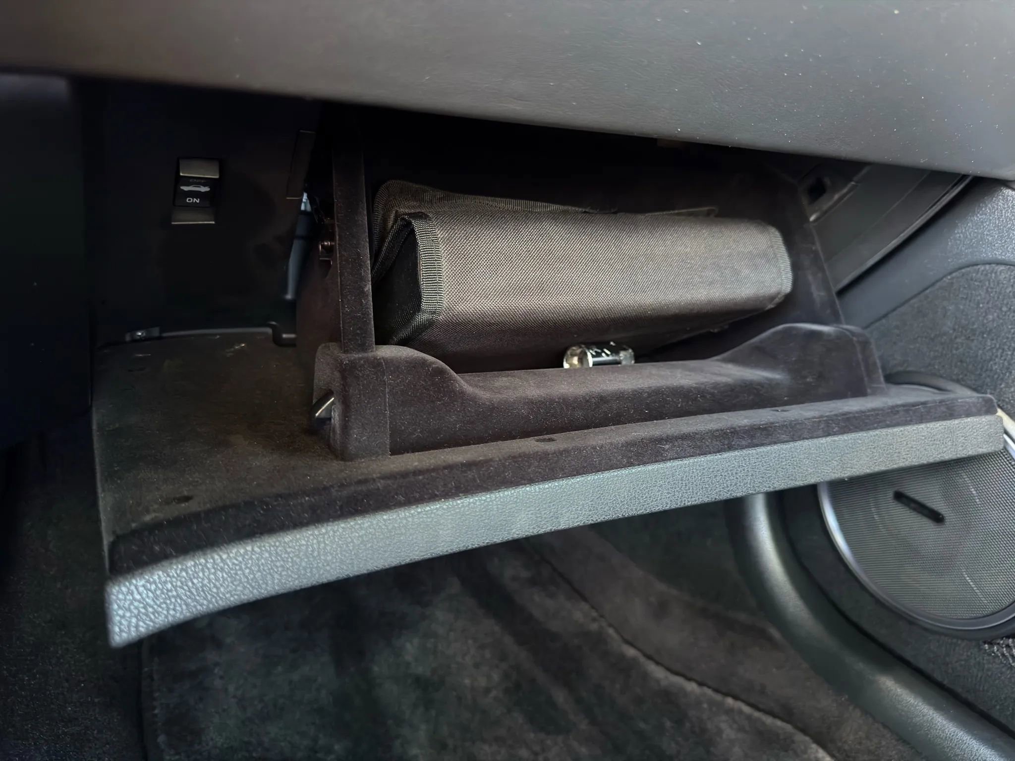 Used 2019 Nissan GT-R Premium w/ Premium Interior Package image 21