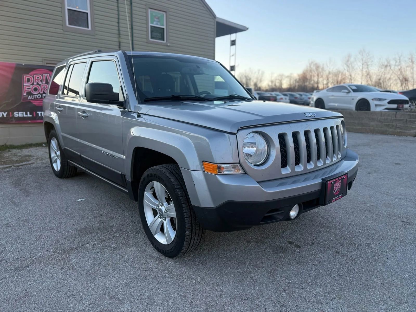 Used 2017 Jeep Patriot Latitude image 3