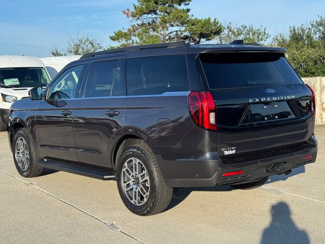 Certified 2025 Ford Expedition Active AWD/4WD image 7