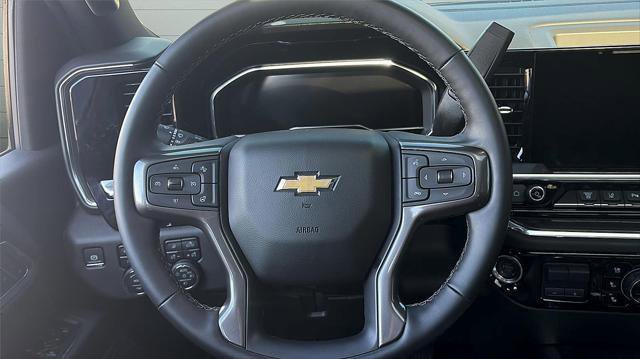 Used 2025 Chevrolet Silverado 2500 High Country w/ High Country Premium Package AWD/4WD image 6